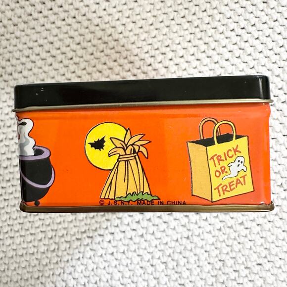 JSNY 80s Vintage Plastic Miniature Halloween 11 Magnets Set in Original Tin - Picture 8 of 8